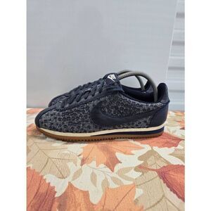 Nike Women's Navy Blue Heathered Athletic Shoes